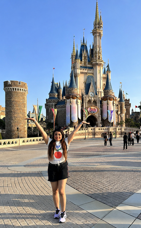 A Day at Tokyo Disneyland