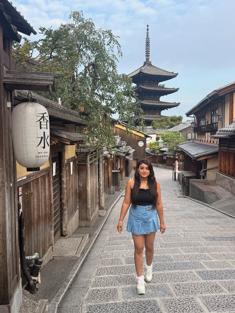 girl in sannenzaka steeet, kyoto on a beyond tokyo journey
